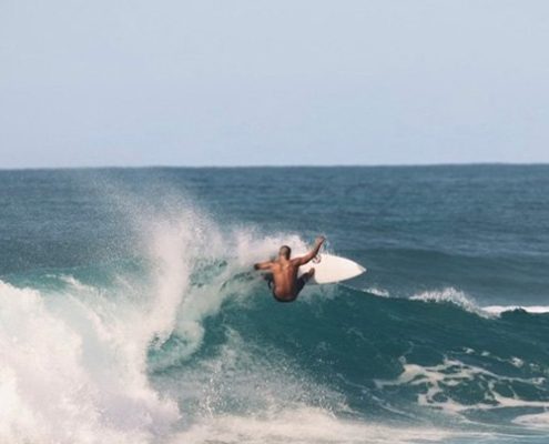 North Shore Oahu Surf School offers surfing lessons for beginners and advanced surfers alike. Learn how to surf, North Shore, Oahu. Surf school by Kala Grace.